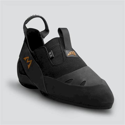 mad rock remora climbing shoe.